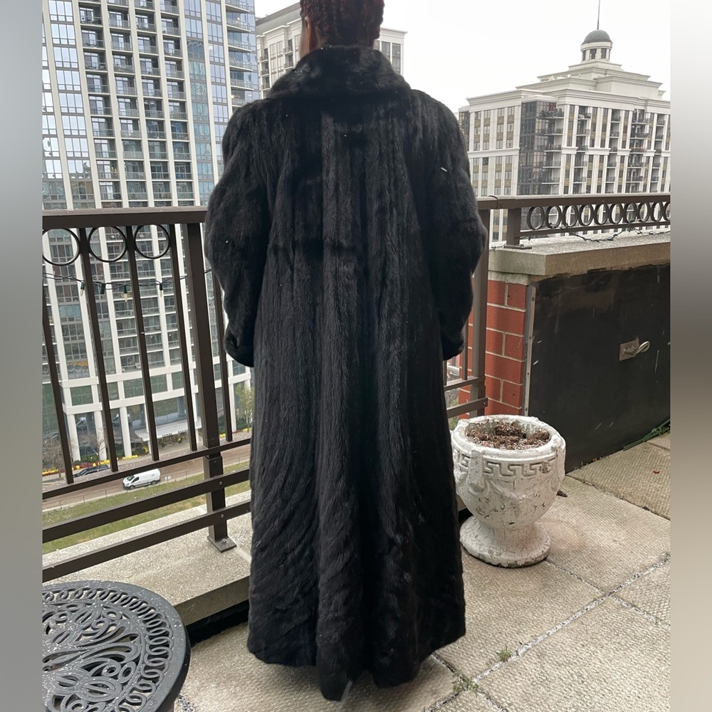 Beautiful womens full length ranch directional mahogany mink coat, size 16 to 20